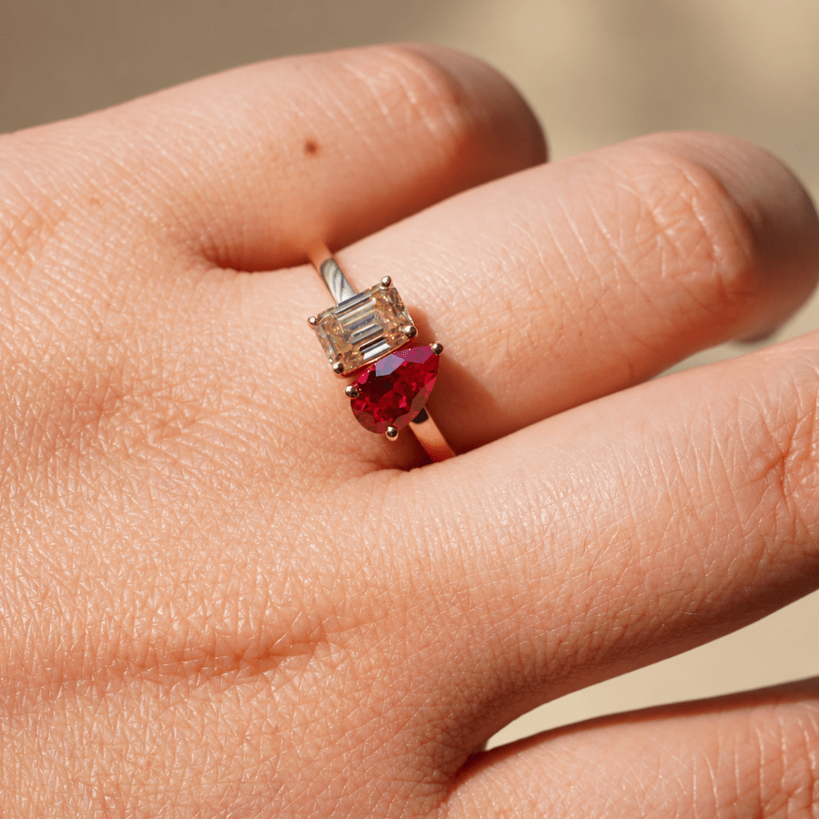 Emerald-Cut & Pear Toi et Moi Moissanite & Lab Alexandrite Ring - Novelle Vow
