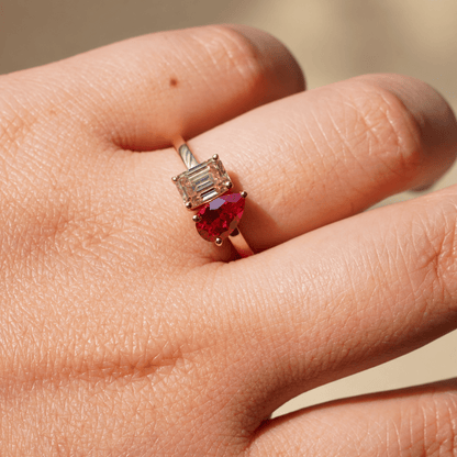 Emerald-Cut & Pear Toi et Moi Moissanite & Lab Alexandrite Ring - Novelle Vow