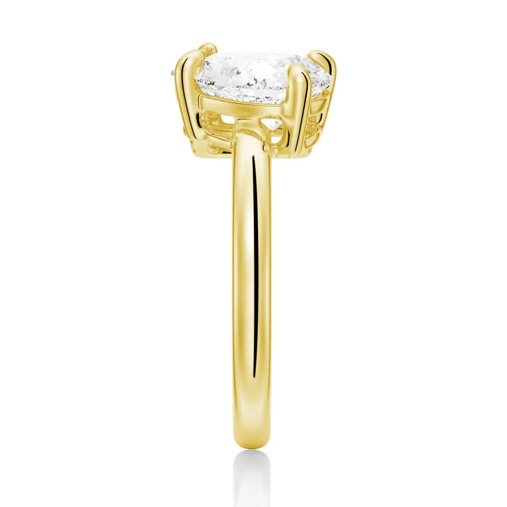 Emerald & Pear Cut Moissanite Toi et Moi Engagement Ring - Novelle Vow